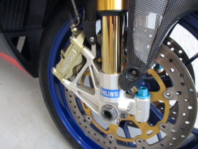 aprilia - rsv-1000-r-factory