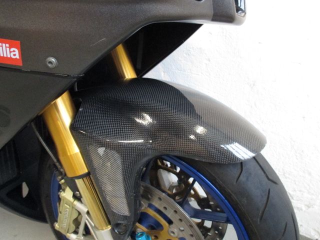 aprilia - rsv-1000-r-factory