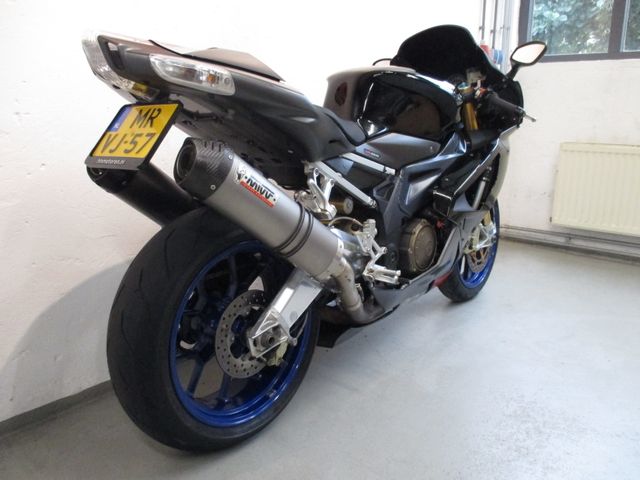 aprilia - rsv-1000-r-factory