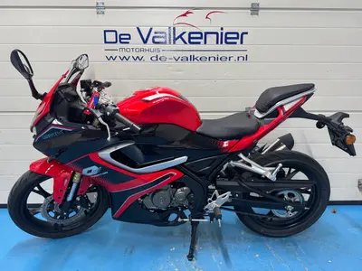 QJMOTOR SRK 125 R – foto 2