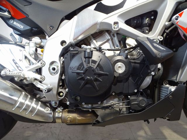 aprilia - tuono--v4-1100-factory