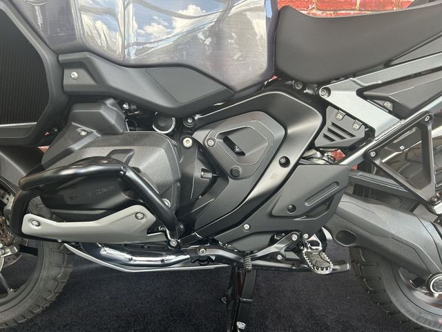 bmw - r-1300-gs-adventure-triple-black