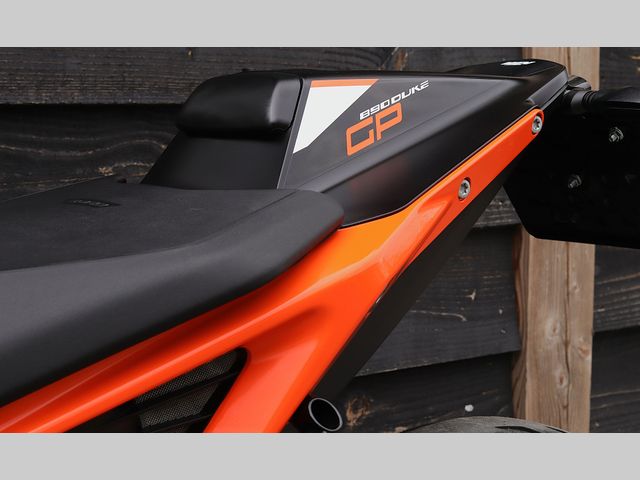 ktm - 890-duke-gp