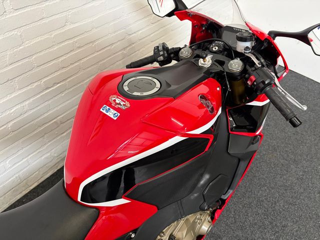 honda - cbr-1000-rr-fireblade-c-abs