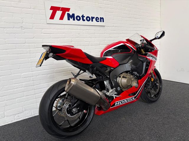 honda - cbr-1000-rr-fireblade-c-abs