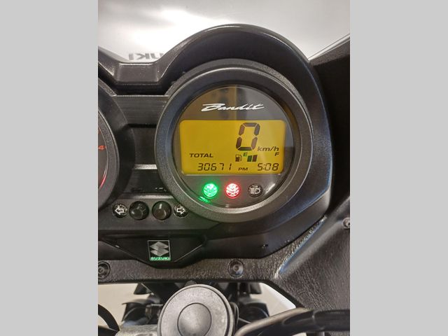 suzuki - gsf-650-s-bandit-abs