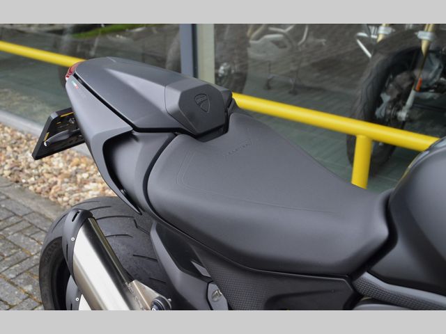 ducati - monster--