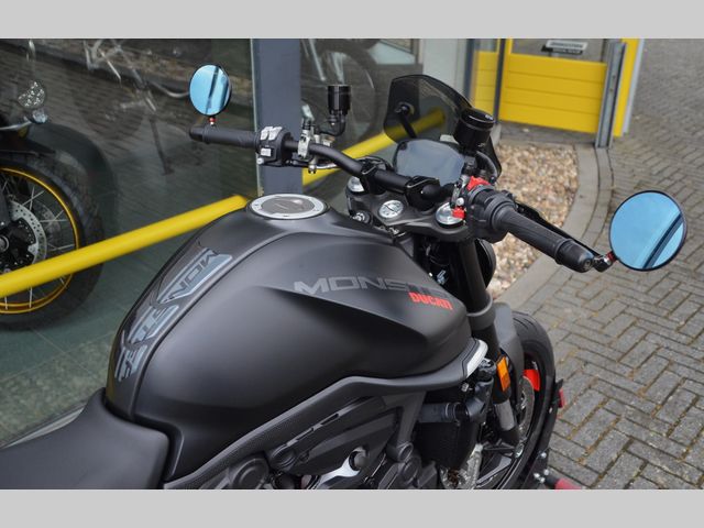 ducati - monster--