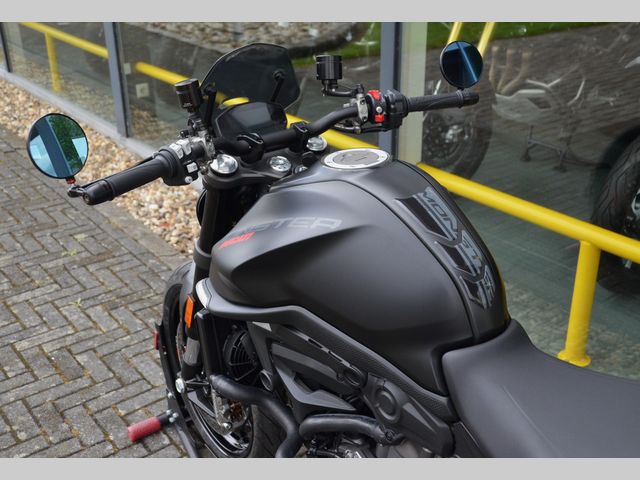 ducati - monster--