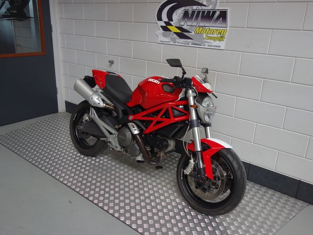 ducati - monster-696