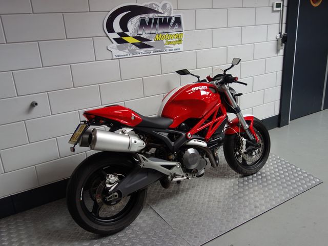 ducati - monster-696