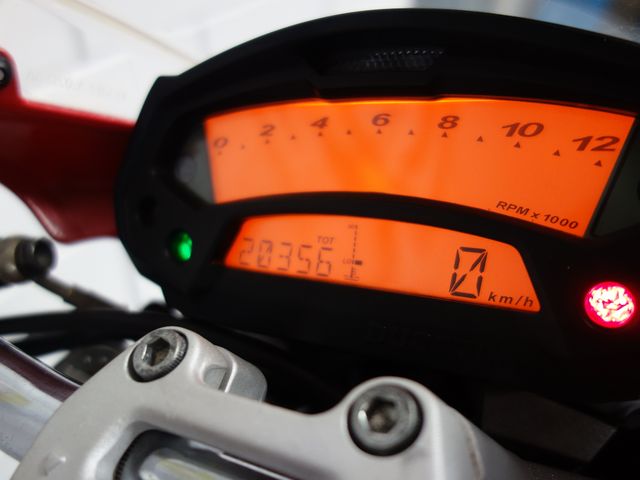 ducati - monster-696