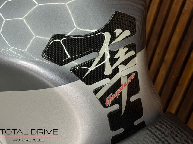 suzuki - gsx-r-1300-hayabusa