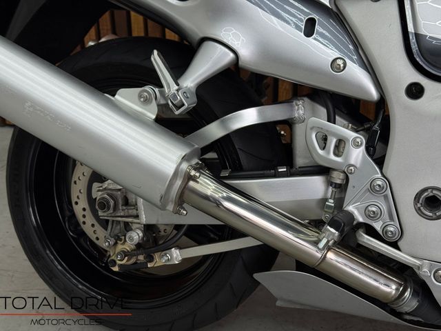 suzuki - gsx-r-1300-hayabusa