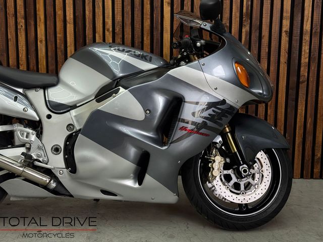 suzuki - gsx-r-1300-hayabusa