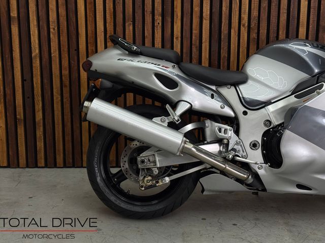 suzuki - gsx-r-1300-hayabusa