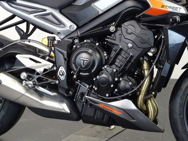 triumph - street-triple-rs