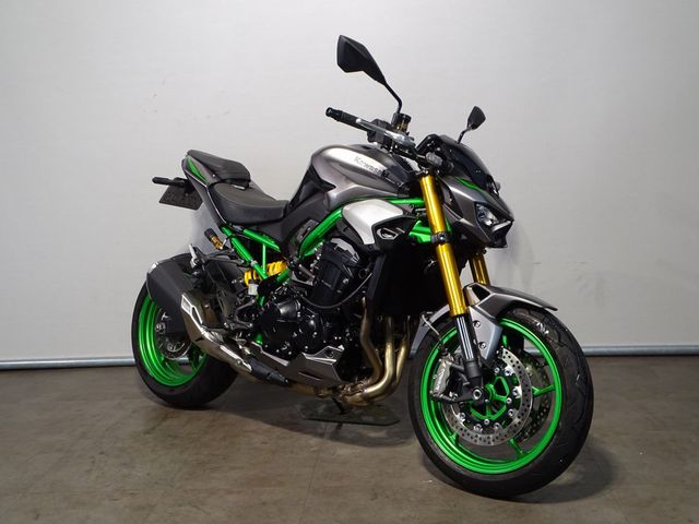 kawasaki - z900