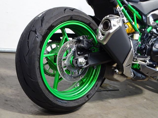 kawasaki - z900