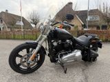 HARLEY-DAVIDSON SOFTAIL STANDARD FXST