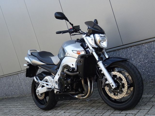 suzuki - gsr-600