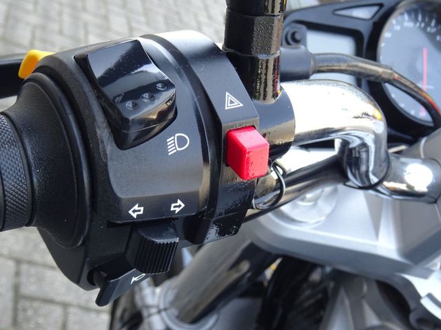 suzuki - gsr-600