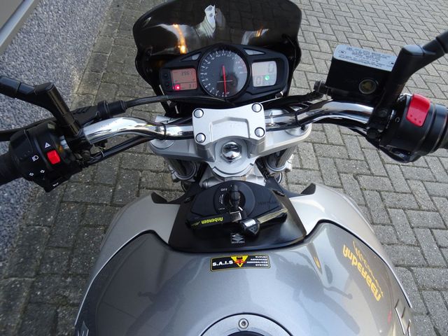 suzuki - gsr-600