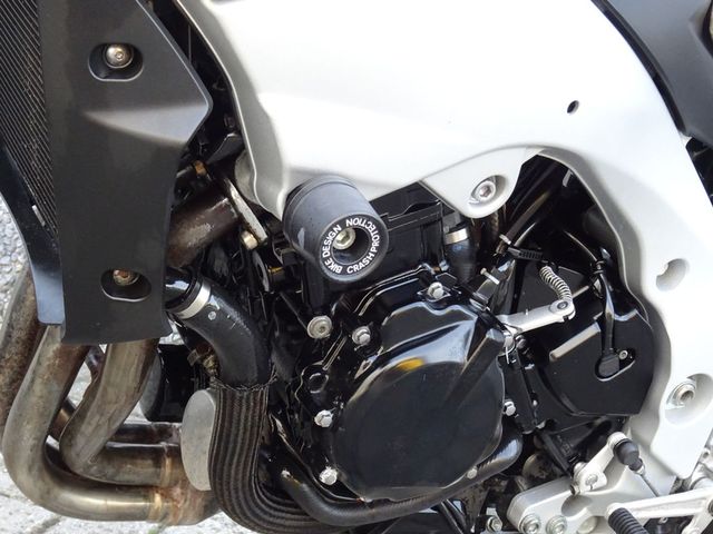 suzuki - gsr-600