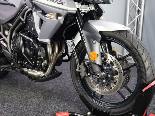 triumph - tiger-800-xrx