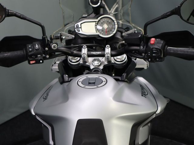 triumph - tiger-800-xrx