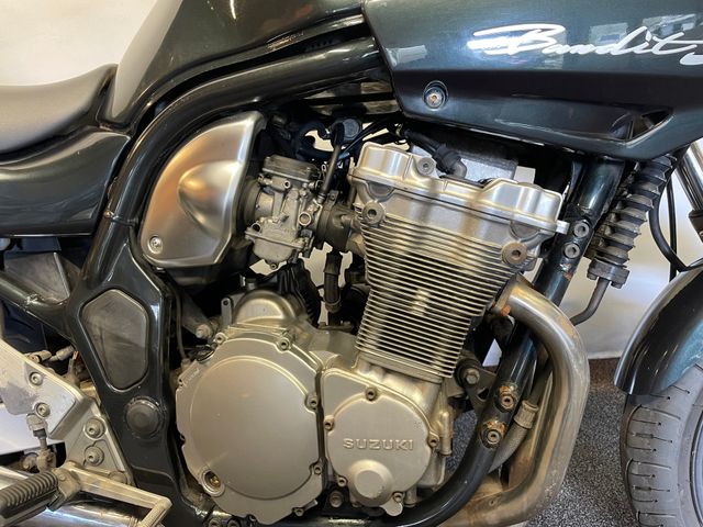 suzuki - gsf-600-s-bandit