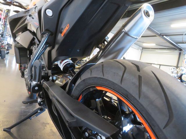 ktm - 890-duke
