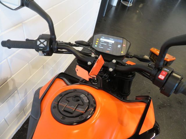 ktm - 890-duke