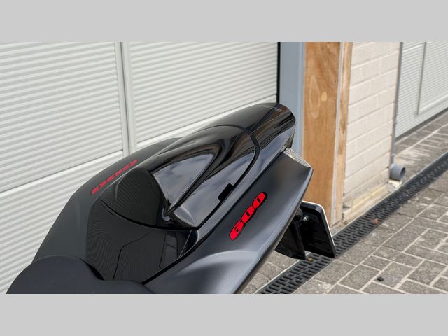 suzuki - gsx-r-600