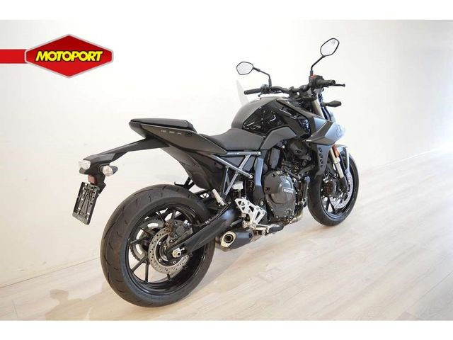 suzuki - gsx-8s