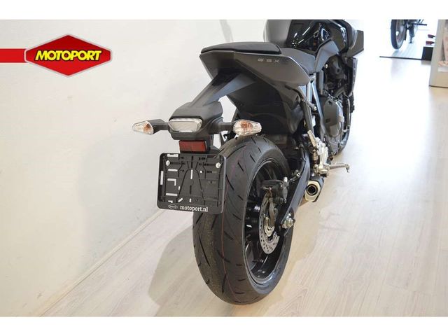 suzuki - gsx-8s