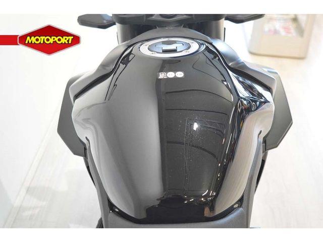 suzuki - gsx-8s