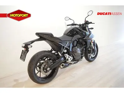 SUZUKI GSX-8S – foto 3
