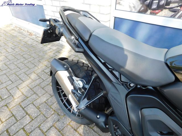bmw - r-1300-gs-triple-black