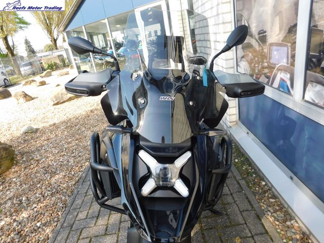 bmw - r-1300-gs-triple-black