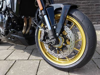 SUZUKI GSX-8TT – foto 3