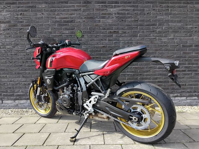 suzuki - gsx-8tt