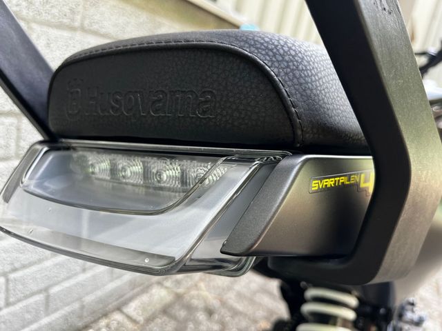husqvarna - svartpilen-401