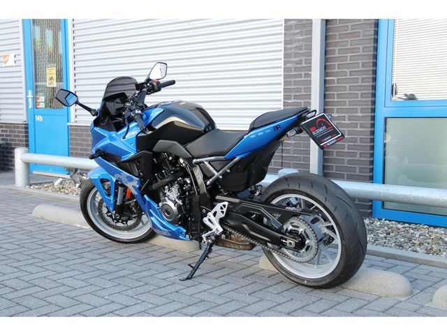 suzuki - gsx-8r