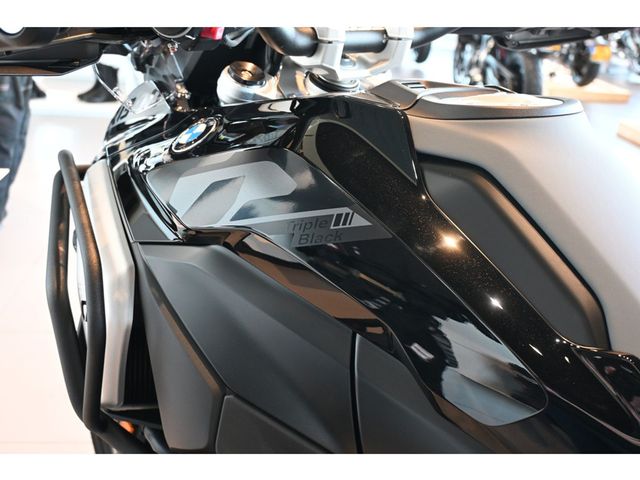 bmw - r-1300-gs-triple-black