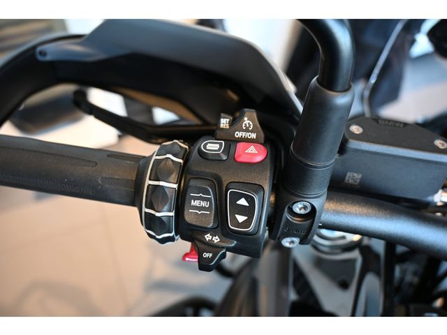 bmw - r-1300-gs-triple-black