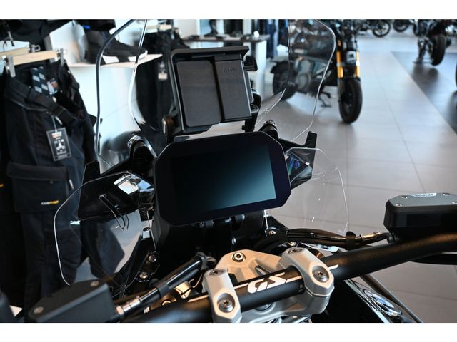 bmw - r-1300-gs-triple-black