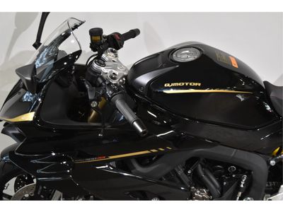 QJMOTOR SRK 800 RR – foto 3