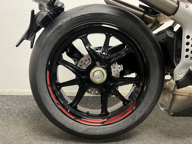 mv-agusta - brutale-1000-rr