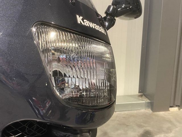 kawasaki - zzr-600